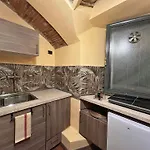 Florence Cave House